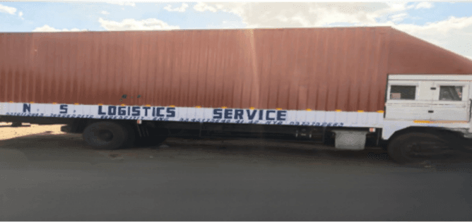32 ft Container Trucks​